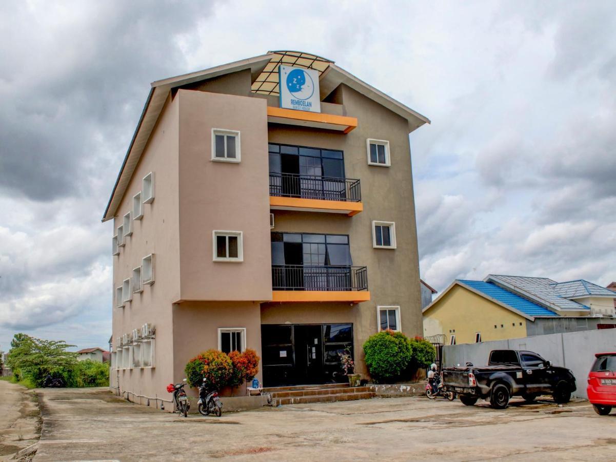 Oyo 90162 Remboelan Guest House Sungai Lutus Εξωτερικό φωτογραφία