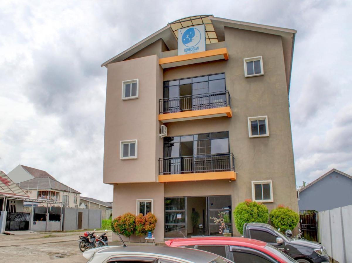 Oyo 90162 Remboelan Guest House Sungai Lutus Εξωτερικό φωτογραφία